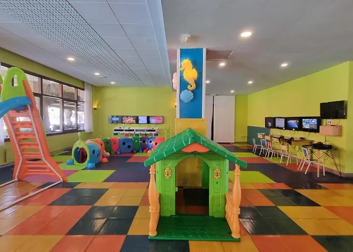 埃文尼亚奥林匹克花园酒店 酒店 滨海略雷特