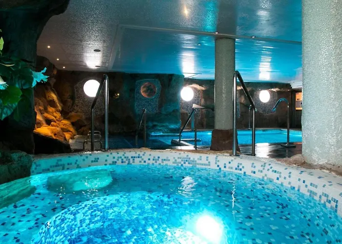 埃文尼亚奥林匹克花园酒店 4* 滨海略雷特